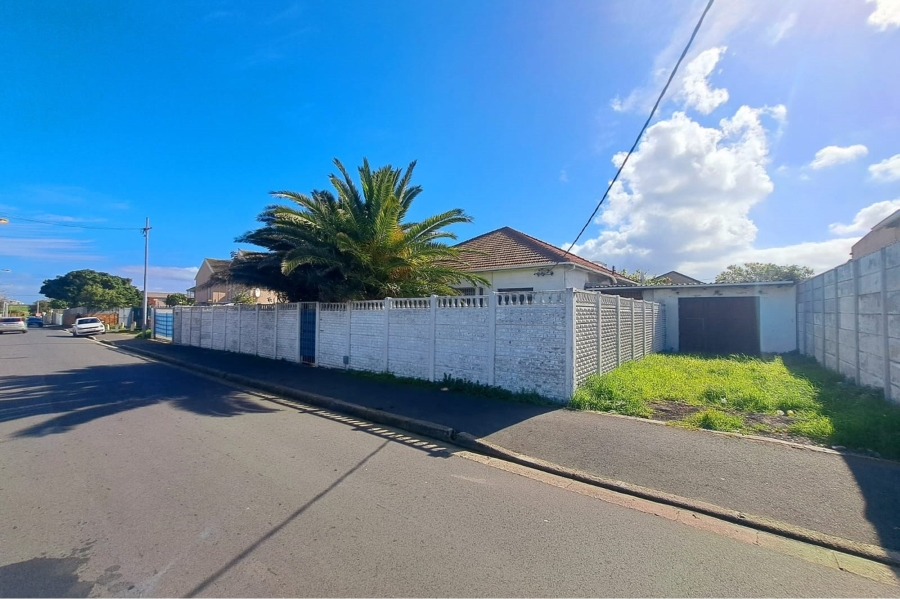 3 Bedroom Property for Sale in Rugby Western Cape